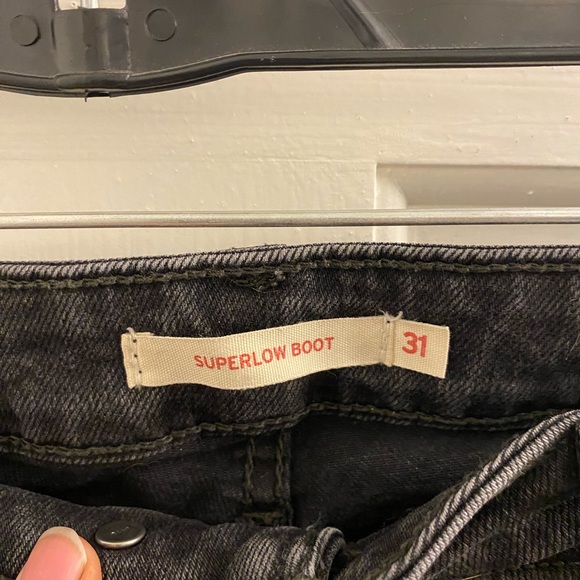 Faded black Levi’s men’s jeans - Picture 3 of 5